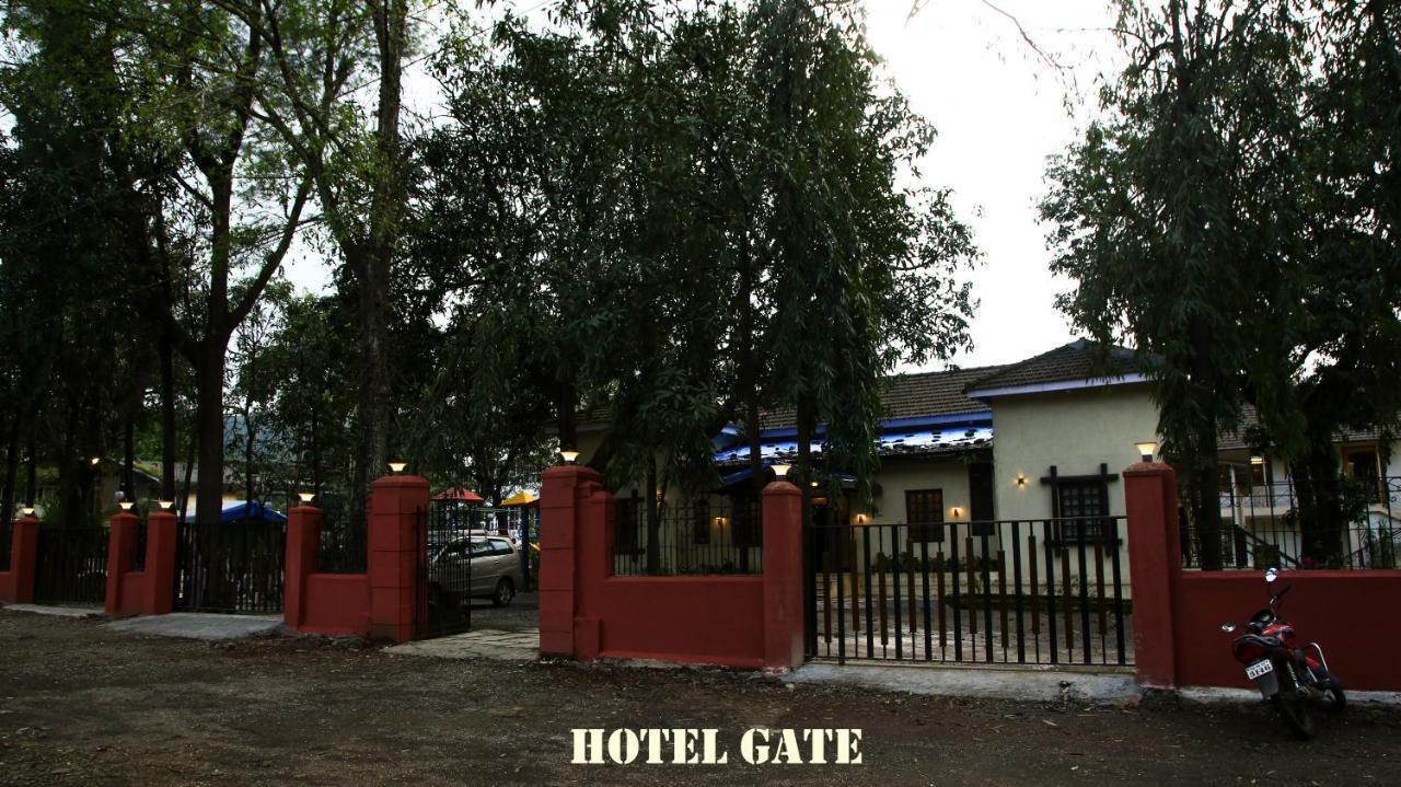 Hotel Girija Khandala  Bagian luar foto